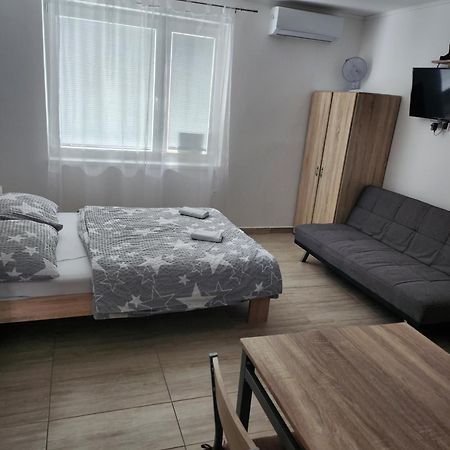 Veľký Meder Apartmany Roland מראה חיצוני תמונה